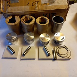 Zeige Details für Honda CB500Four Kolbenkit 605ccm mit Buchsen Kolbenringen und Bolzen Bild von Honda CB500Four Kolbenkit 605ccm mit Buchsen Kolbenringen und Bolzen