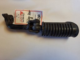 Zeige Details für Fussraste CB750K2 gebraucht  50640-300-670B Bild von Fussraste CB750K2 gebraucht  50640-300-670B