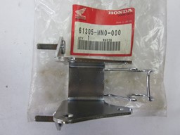 Show details for STREBE SCHEINW.-GEHAEUSE  61305-MN0-000  VF 750 C Picture of STREBE SCHEINW.-GEHAEUSE  61305-MN0-000  VF 750 C