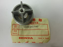 Show details for OELFILTERDECKEL  15450-292-040  CB 450 K1 / K2 / PA Picture of OELFILTERDECKEL  15450-292-040  CB 450 K1 / K2 / PA