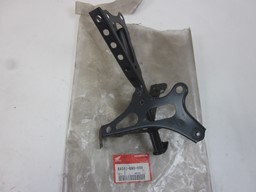 Show details for HALTER, VERKLEIDUNG  64501-MW0-000  CBR 900 RRN-P Picture of HALTER, VERKLEIDUNG  64501-MW0-000  CBR 900 RRN-P