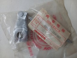 Zeige Details für Honda CB 250 K ABSTUETZ. VORDERRADBREMSE 45420-286-000 / Bild von Honda CB 250 K ABSTUETZ. VORDERRADBREMSE 45420-286-000 /