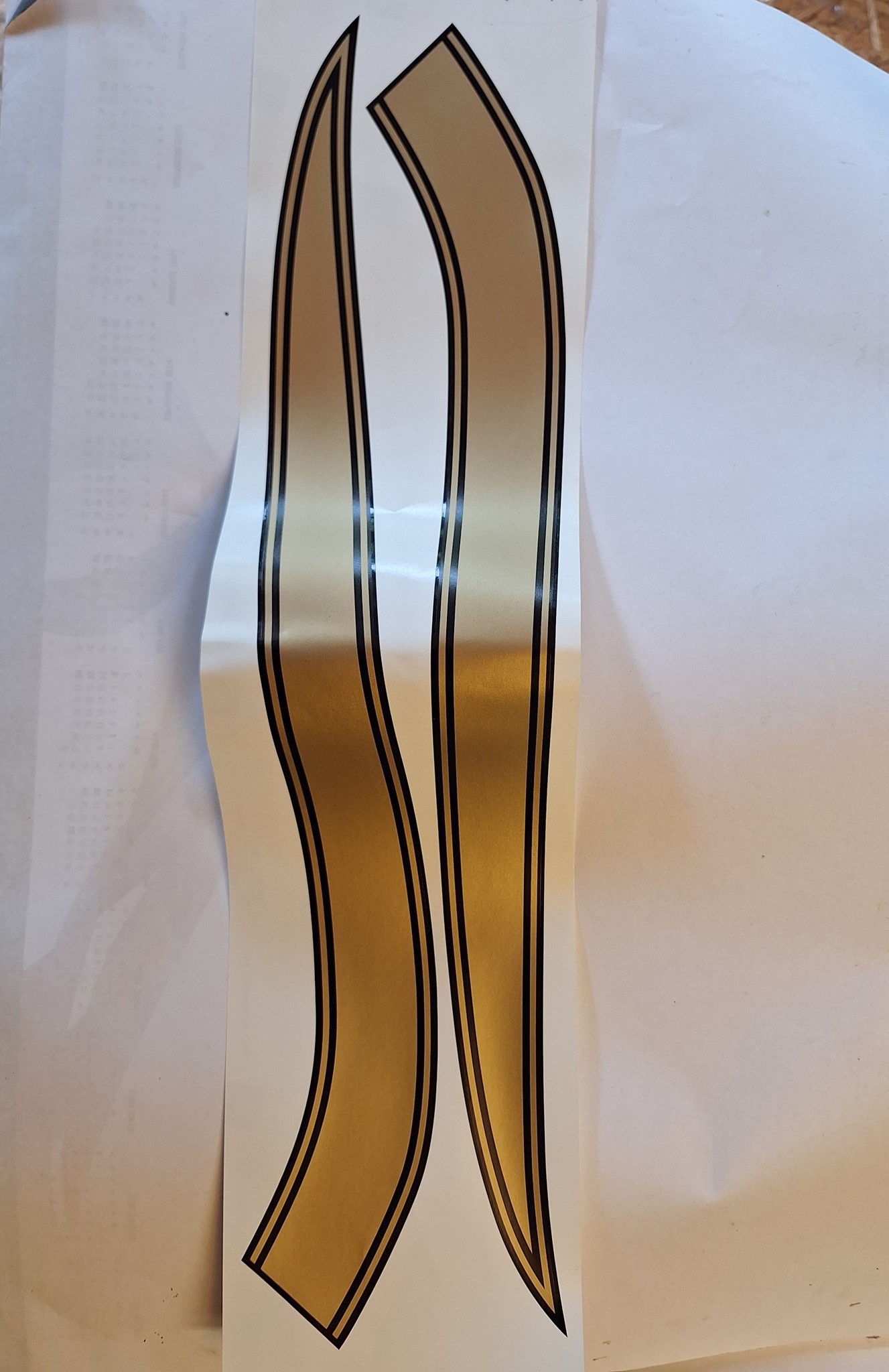 Picture of Tankdecor für candy ruby red / goldener Streifen K0 -1