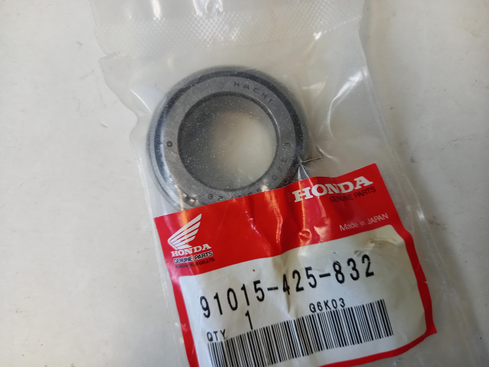 Picture of Honda  Bearing Head Pipe under  91015-425-832
