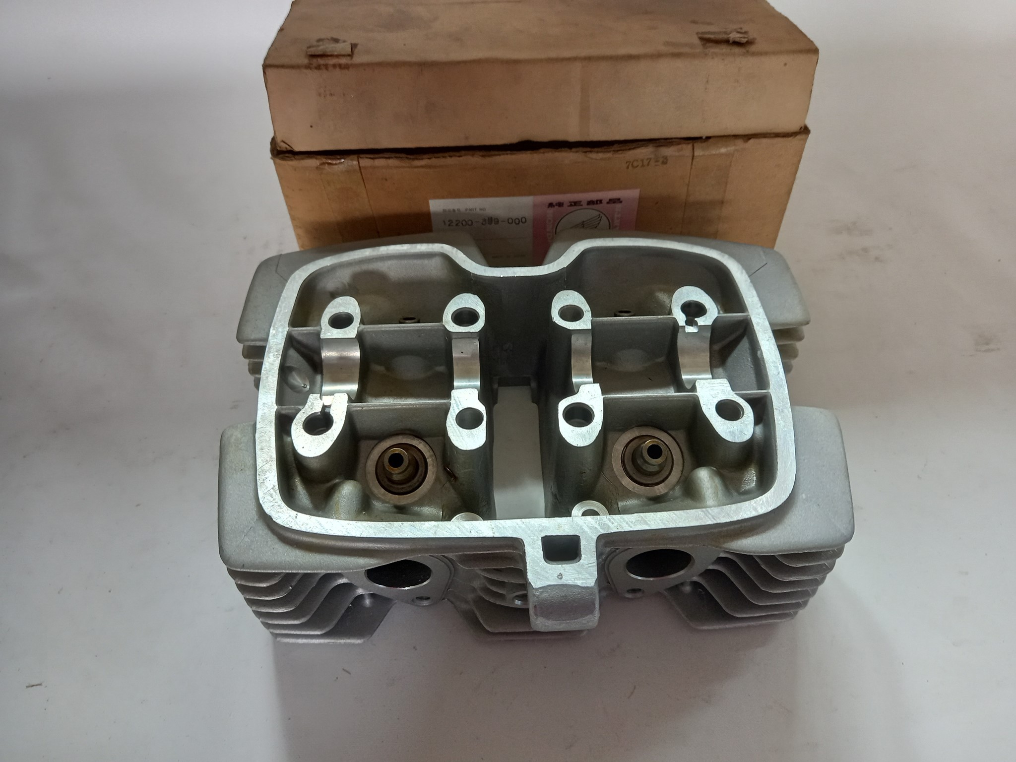 Bild von Honda  HEAD,CYLINDER  12200-399-000