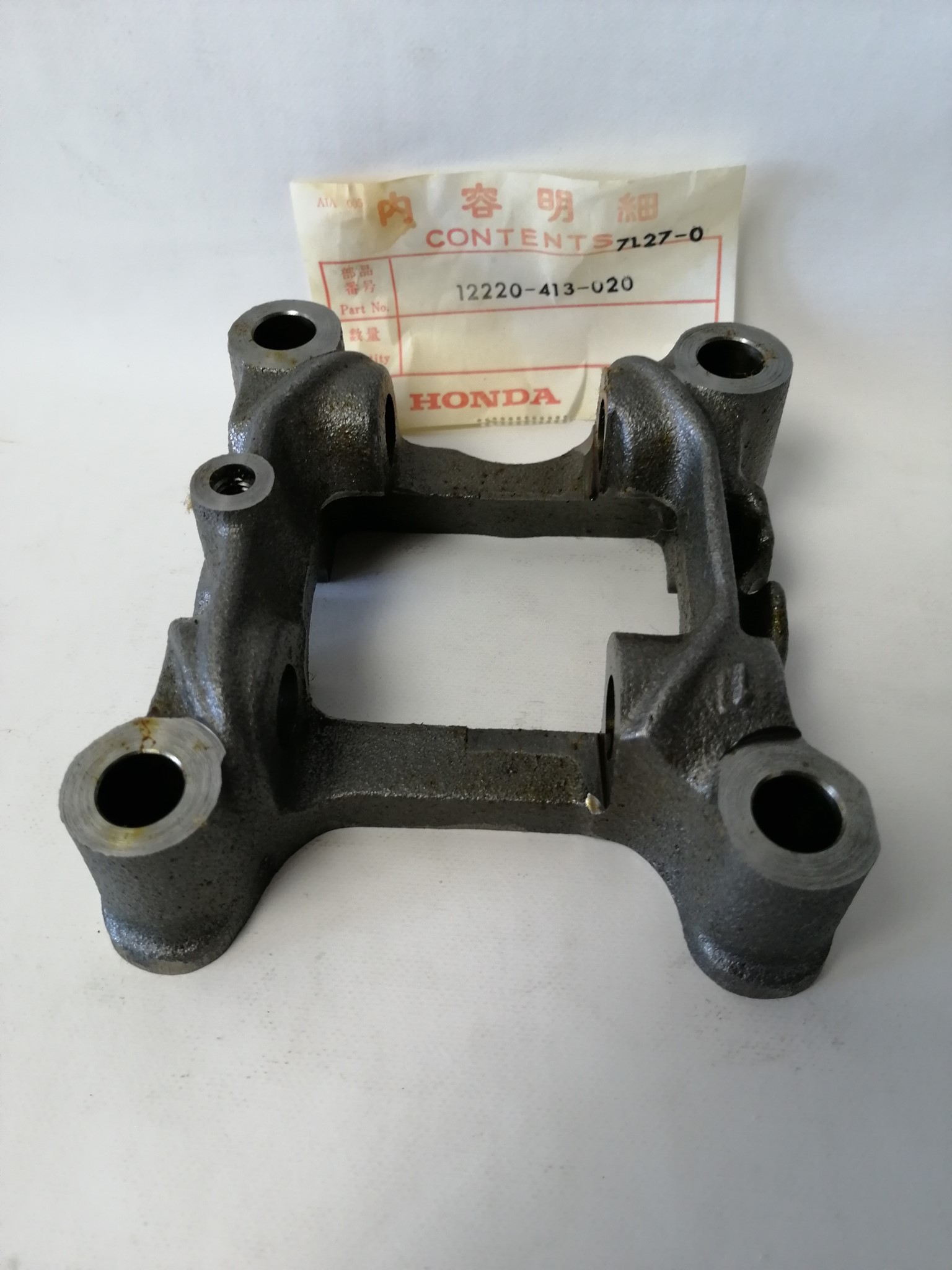 Picture of NOCKENWELLENHALTER  CB 400 T1 / T2  12220-413-020